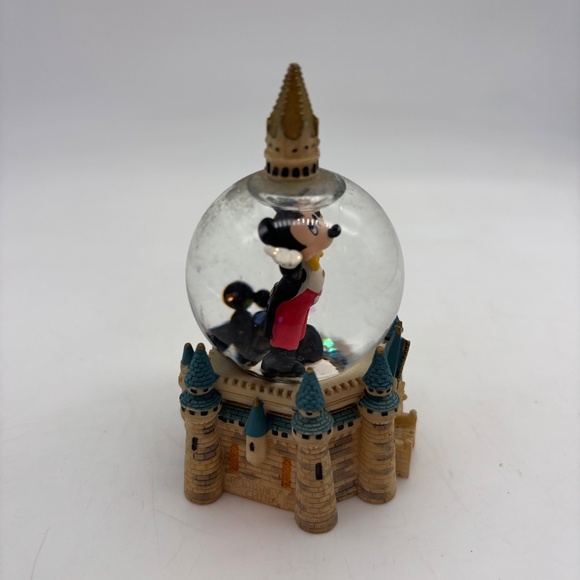 Disney WDW Parks Mickey Mouse and Castle Collectible Mini Water Snow Globe - Picture 2 of 8